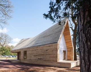 10 Buildings We Love by Piers Taylor - Photo 23 of 26 - The engineering was deceptively complex, as the scale of the main timber structure is possibly the biggest ever in UK construction. 