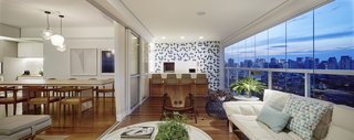 Here is an overview of the spaces and how they connect. As you can see, the furniture and plants are in perfect harmony with the overall interior scheme.<br>