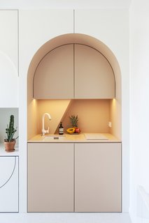 A peek at the delightful "kitchenette."