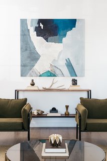 A detail of the living room. 