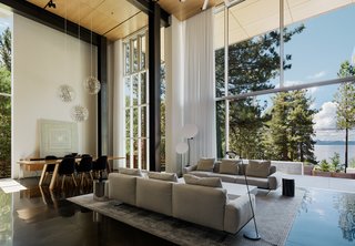 Faulkner Architects employed a strategic use of concrete, steel, wood, and glass to avoid "dating" the property. 