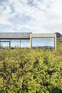 A Timber-and-Concrete Summer House in Iceland Boasts Breathtaking Views - Photo 12 of 12 -