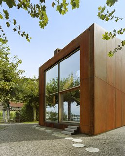 The property is constructed with exclusively recyclable materials and maintains a low level of energy consumption. 