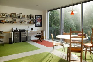 A Carefully Restored Midcentury Hits the Market at $415K in Savannah, Georgia - Photo 18 of 21 -