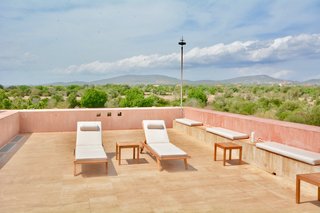From the rooftop terrace, there are stunning views of both the ocean and the mountains.