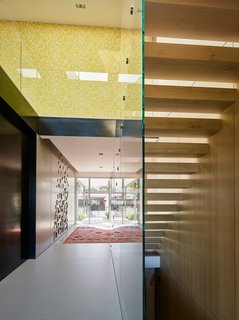 To give a sense of containment to the newly expanded spaces, the team collaborated with interior designer Ina Nouel to infuse bright colors into the home.