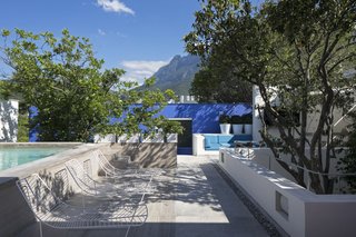 Much of the design was driven by a desire to preserve the outdoor areas, as well as maximize the breathtaking surrounding views.