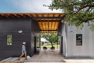 An Old Texas Ranch Becomes a Spectacular Family Haven - Photo 1 of 13 -