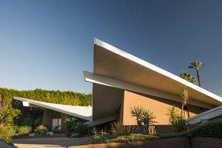 Designed by a young Californian engineer named Val Powelson, the plans for the Maranz Residence were based on a principle that was the height of engineering innovation in the late 1950s: the hyperbolic paraboloid roof.