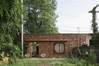 Big Space, Little Space preserves the brick exterior.