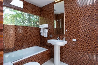 The tiled bathroom. 