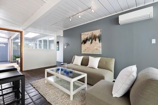 A close-up view of the sitting area. 