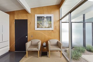 A sitting area at the end of the kitchen. 