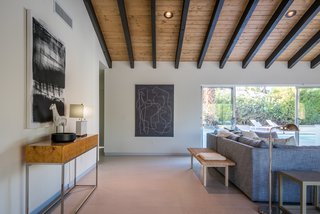 Recessed lighting keeps the interiors elegant and bright. 