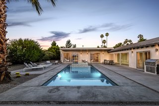 Another view of the pool. 