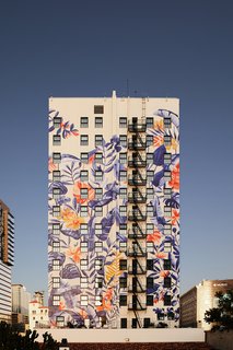 The entire back of the hotel is covered in a very Instagram-able mural by UK–based artist Bella Gomez.