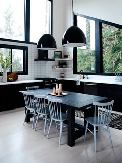 The windows feature high-gloss interior paint trim. "In Holland, they use high-gloss white; we used black," says Sara. 