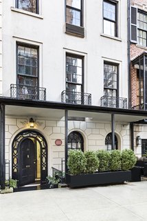 The five floors beneath the penthouse comprise three private residences, each of which retains the hallmarks of Rudolph's signature style. 