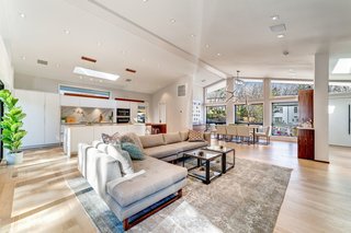 An Updated Midcentury in Washington, DC Lists For $2.7M