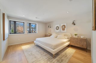 &nbsp;The master suite is located on the main level and has a large walk-in closet.