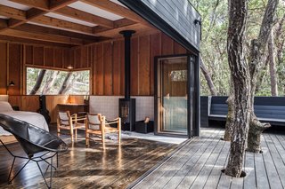 Top 5 Homes of the Week That Welcome the Outdoors In - Photo 2 of 5 -