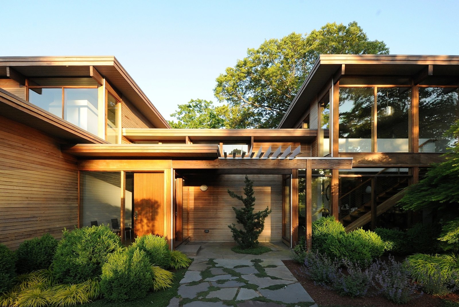 Photo 1 of 73 in Prefab Homes by Dwell from West Neck Island Dwell