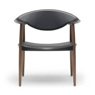 When viewed from the front, the gentle curvature of the seat originally resembled a smile, but had flattened out over the years. Today, the curve has been properly restored.