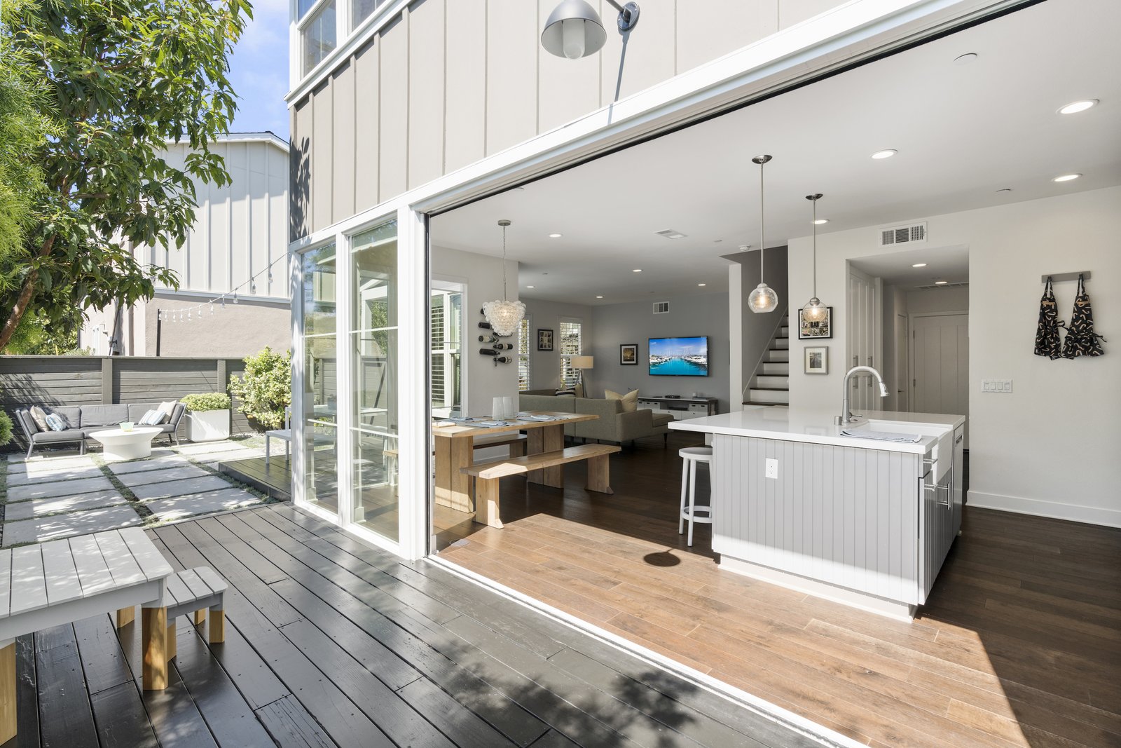 308 Shadow Bay Drive (7 Photos) Dwell