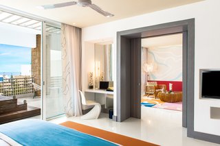 The Spa Suite provides a spacious, bright, and relaxing interior environment that opens up to a secluded patio from which to enjoy a private view of the stunning <span style="line-height: 1.8;">Mediterranean </span><span style="line-height: 1.8;">coastline.</span>