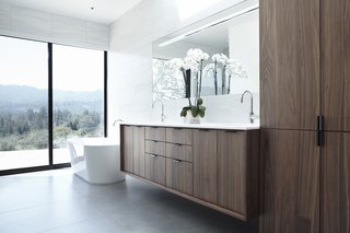 Henrybuilt upholds premium quality standards in craft, materials, and installation to ensure that its products withstand use, especially in high-traffic areas such as the bathroom. Unique finishes contribute to durability.
