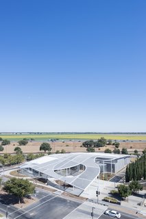 The Manetti Shrem Museum, viewed here from the northwest, sits on a main thoroughfare and acts as one of the main portals onto campus. Across the street is the Mondavi Center for the Performing Arts. 