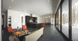 The Ultimate Lift and Slide Door delivers clean, unobstructed views and is effortless to operate.