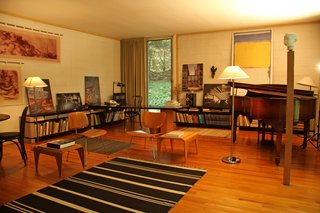Landis Gores, a fellow member of the Harvard Five, collaborated with Johnson about the finer details; the two would picnic on the site.