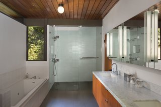This Post-and-Beam in Pasadena Offers Classic California Living For $1.9M - Photo 7 of 11 -