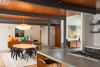 This Post-and-Beam in Pasadena Offers Classic California Living For $1.9M - Photo 4 of 11 -