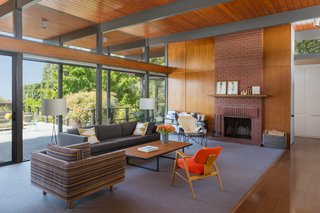 This Post-and-Beam in Pasadena Offers Classic California Living For $1.9M - Photo 2 of 11 -