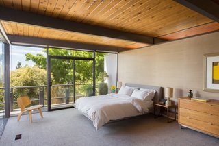 This Post-and-Beam in Pasadena Offers Classic California Living For $1.9M - Photo 6 of 11 -