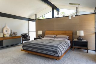 Offered at $899K, a Restored Midcentury Abode Shines in Southern California - Photo 7 of 13 -