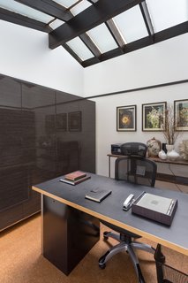 Offered at $899K, a Restored Midcentury Abode Shines in Southern California - Photo 9 of 13 -
