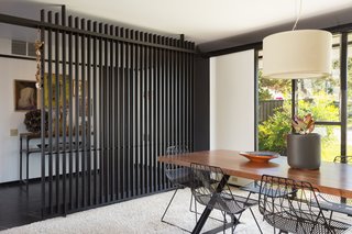 Offered at $899K, a Restored Midcentury Abode Shines in Southern California - Photo 3 of 13 -