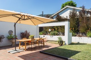 Offered at $899K, a Restored Midcentury Abode Shines in Southern California - Photo 11 of 13 -
