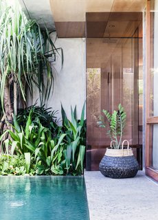Go Beyond the Basics in an Australian Fashion Designer’s Surf-Inspired Bali Hotel - Photo 9 of 11 -