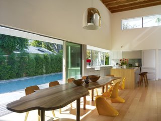 Tobey Maguire Snatches Up Googleplex Architect Clive Wilkinson’s Los Angeles Home For $3.4M - Photo 3 of 9 -