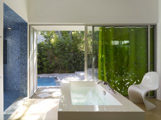 Tobey Maguire Snatches Up Googleplex Architect Clive Wilkinson’s Los Angeles Home For $3.4M - Photo 6 of 9 -