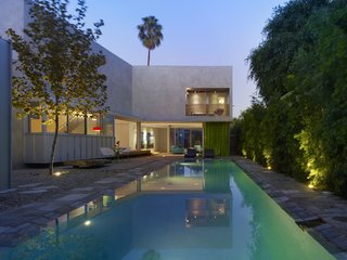 Tobey Maguire Snatches Up Googleplex Architect Clive Wilkinson’s Los Angeles Home For $3.4M - Photo 9 of 9 -