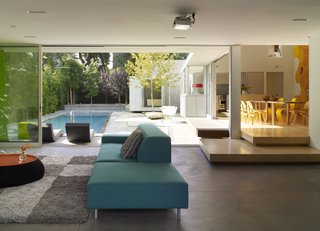 Tobey Maguire Snatches Up Googleplex Architect Clive Wilkinson’s Los Angeles Home For $3.4M - Photo 2 of 9 -