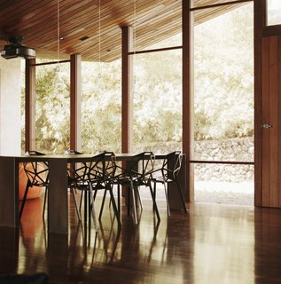 Echoing the Surrounding Cliffs With a Zigzag Roof, This Maui Home Asks $2.4M - Photo 4 of 13 -
