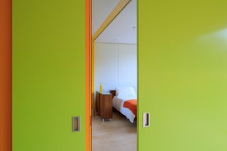 Fully Renovated, Wimbledon House by Richard Rogers Hosts New Architecture Fellows in London - Photo 7 of 13 -