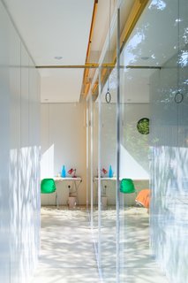 Fully Renovated, Wimbledon House by Richard Rogers Hosts New Architecture Fellows in London - Photo 4 of 13 -