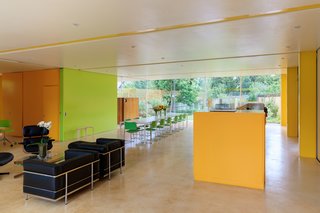 Fully Renovated, Wimbledon House by Richard Rogers Hosts New Architecture Fellows in London - Photo 6 of 13 -